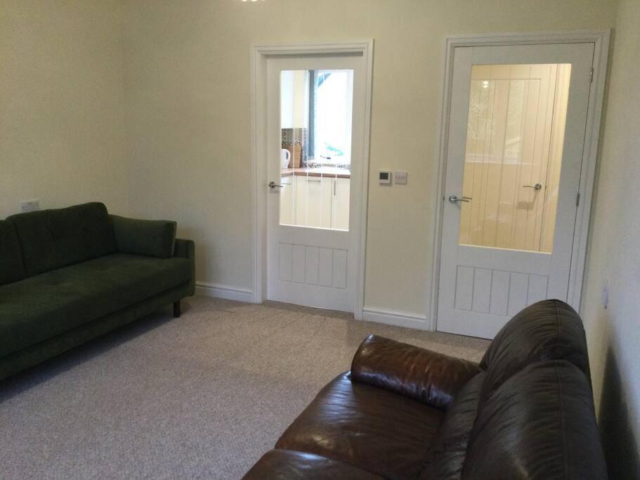 Churstonbnb, Private Flat Within Family Home, Bolton Lostock Exterior photo